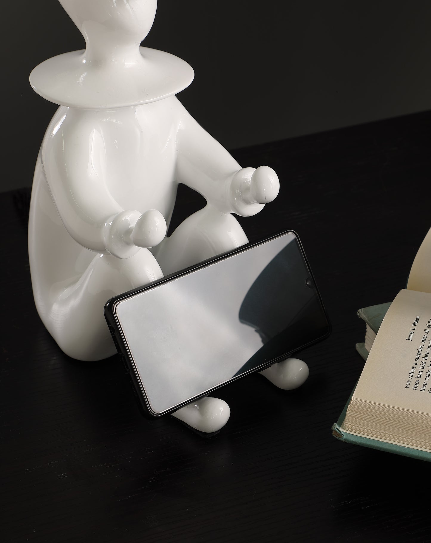 21.25" In White Modern Clown Phone Holder Resin Table Lamp