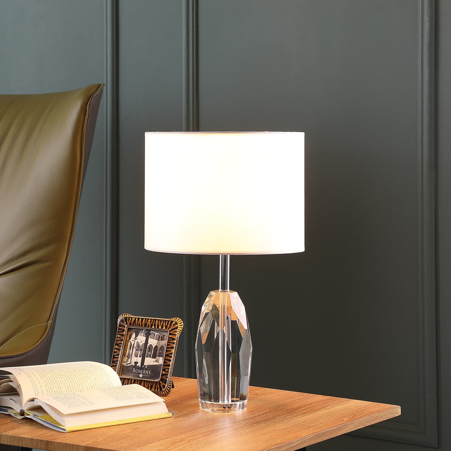 19" In Dodecahedron Solid Crystal Prism Table Lamp