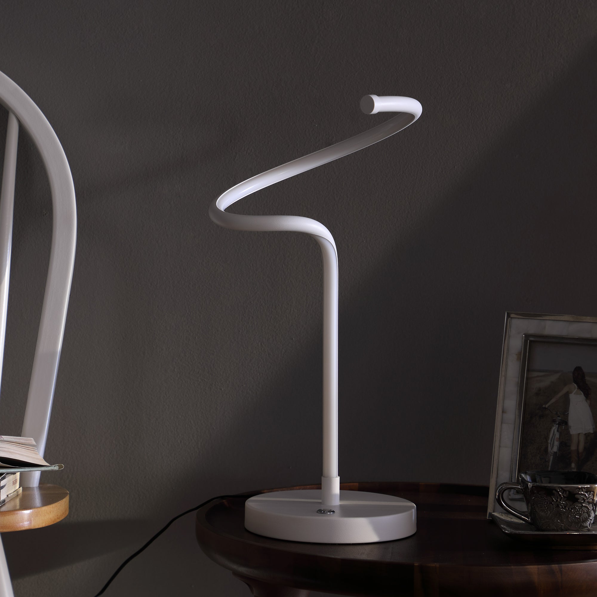 19" In Led Matte White Curvilinear S-curve Spiral Tube Led Table Lamp-zoom-3