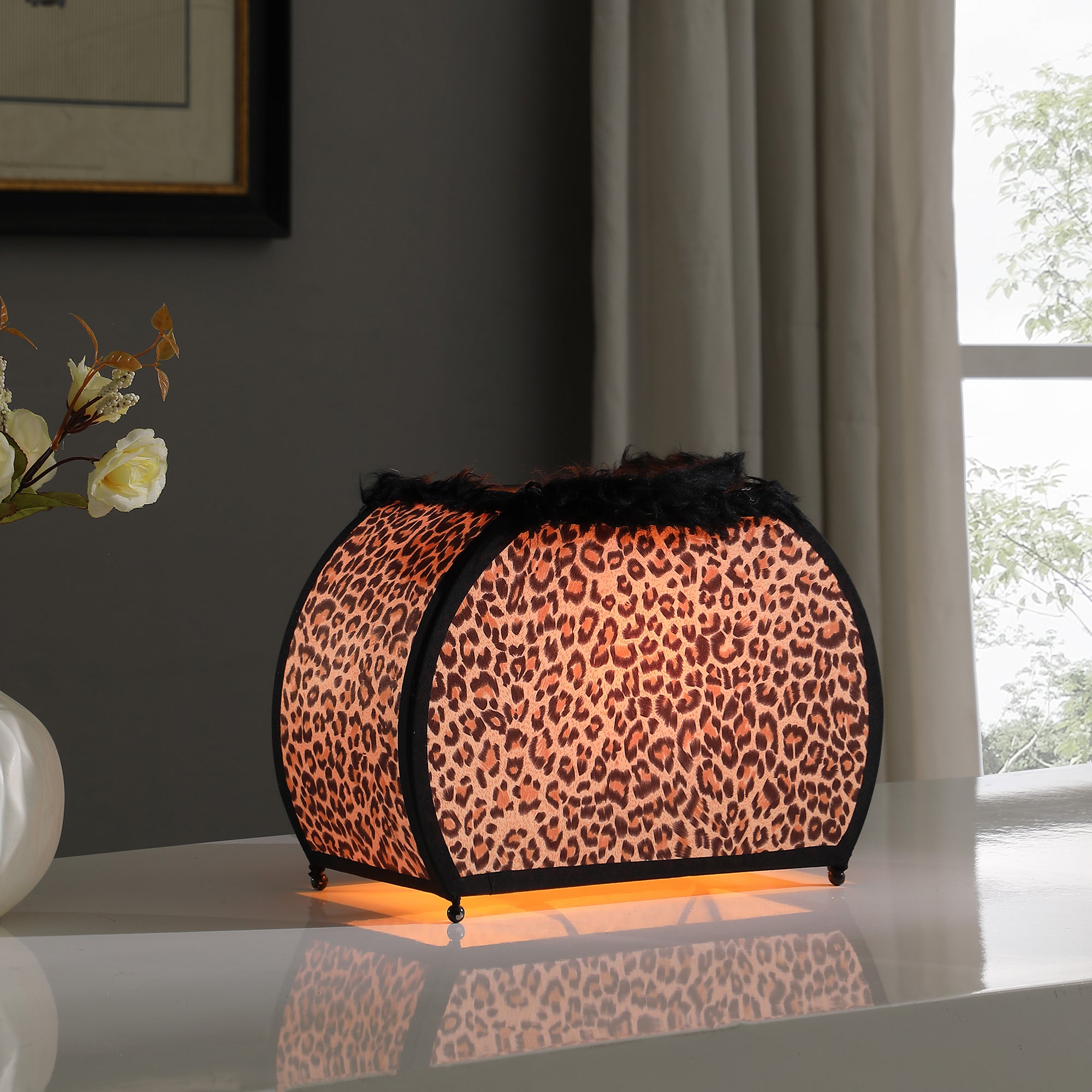11.75" In Leopard Animal Print Purse W/ Black Faux Handle Table Lamp-zoom-4