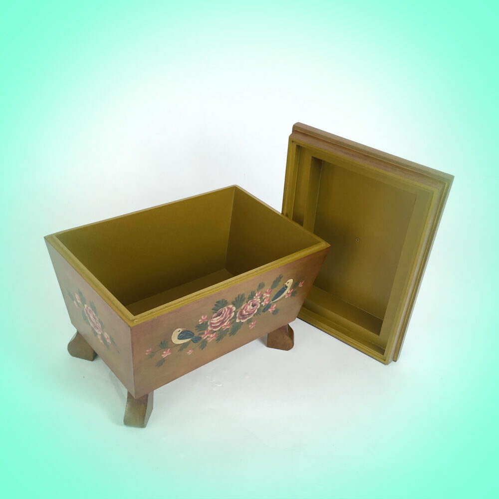 Elegant Keepske Box With Mouldings-zoom-2