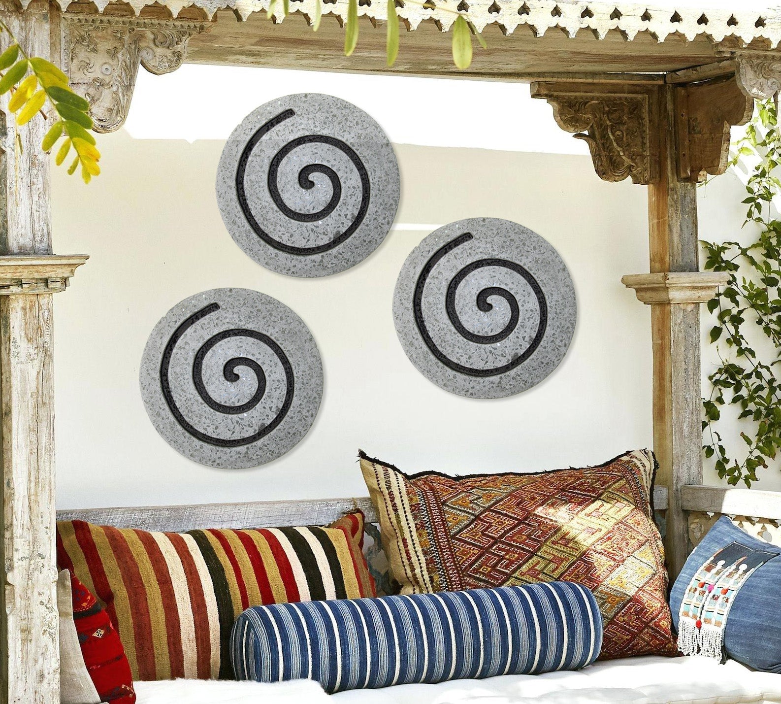 Sandstone Fine Polished Round Wall Decor W/Glass Pieces, Circle Design 19 X 2.5-zoom-1